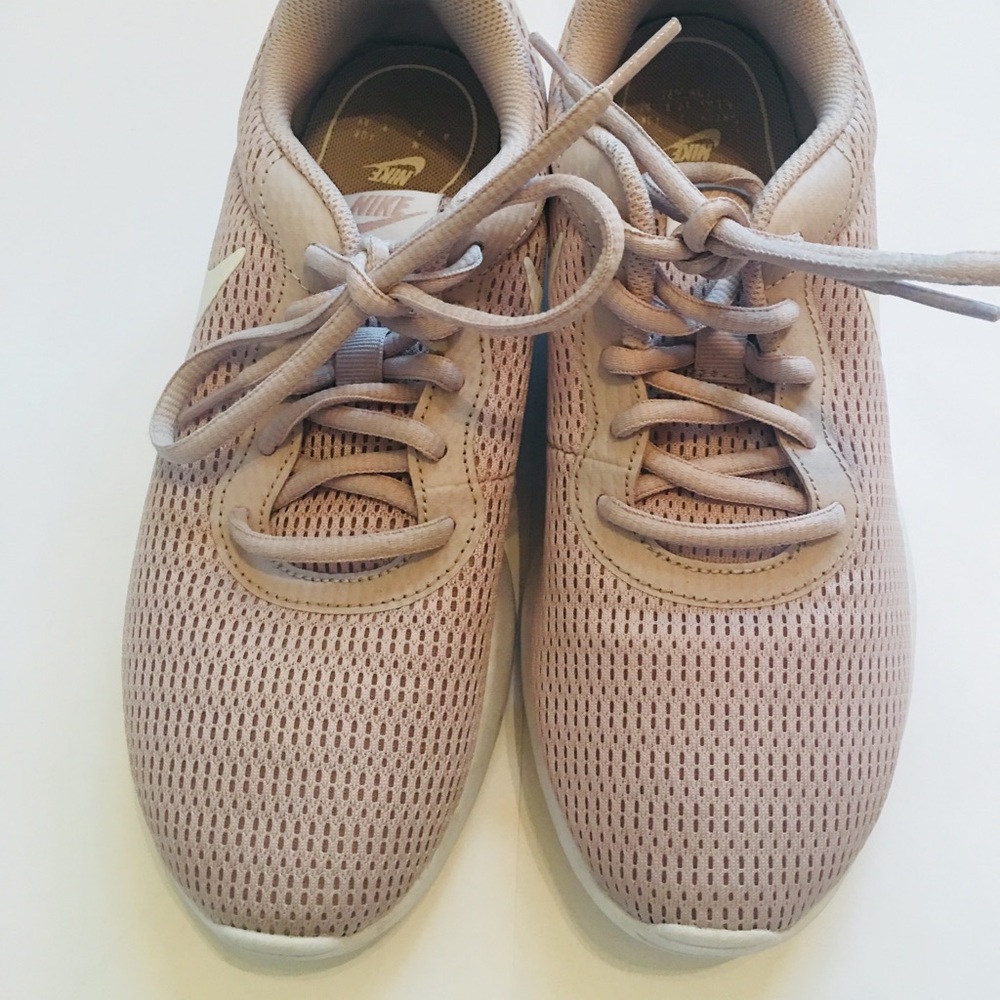 Nike tennis shoes